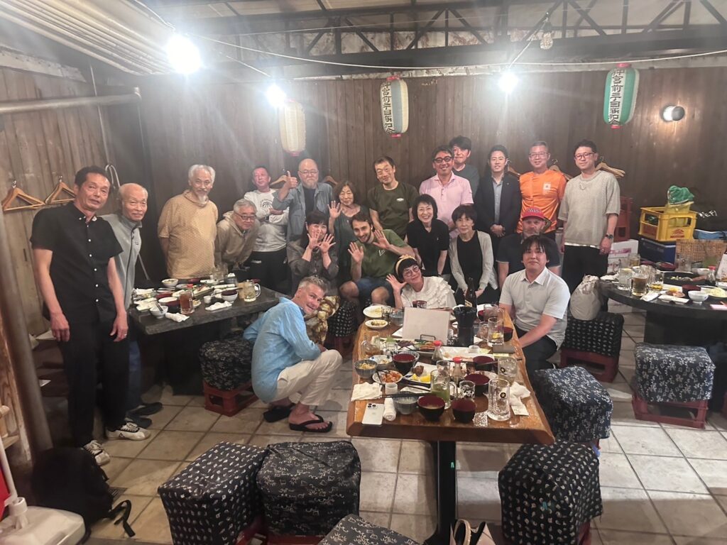2024年神宮前二丁目商和会総会の参加者記念撮影